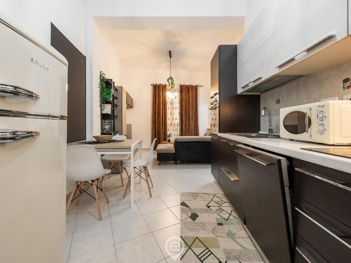 קליארי Trendy City Apartment מראה חיצוני תמונה