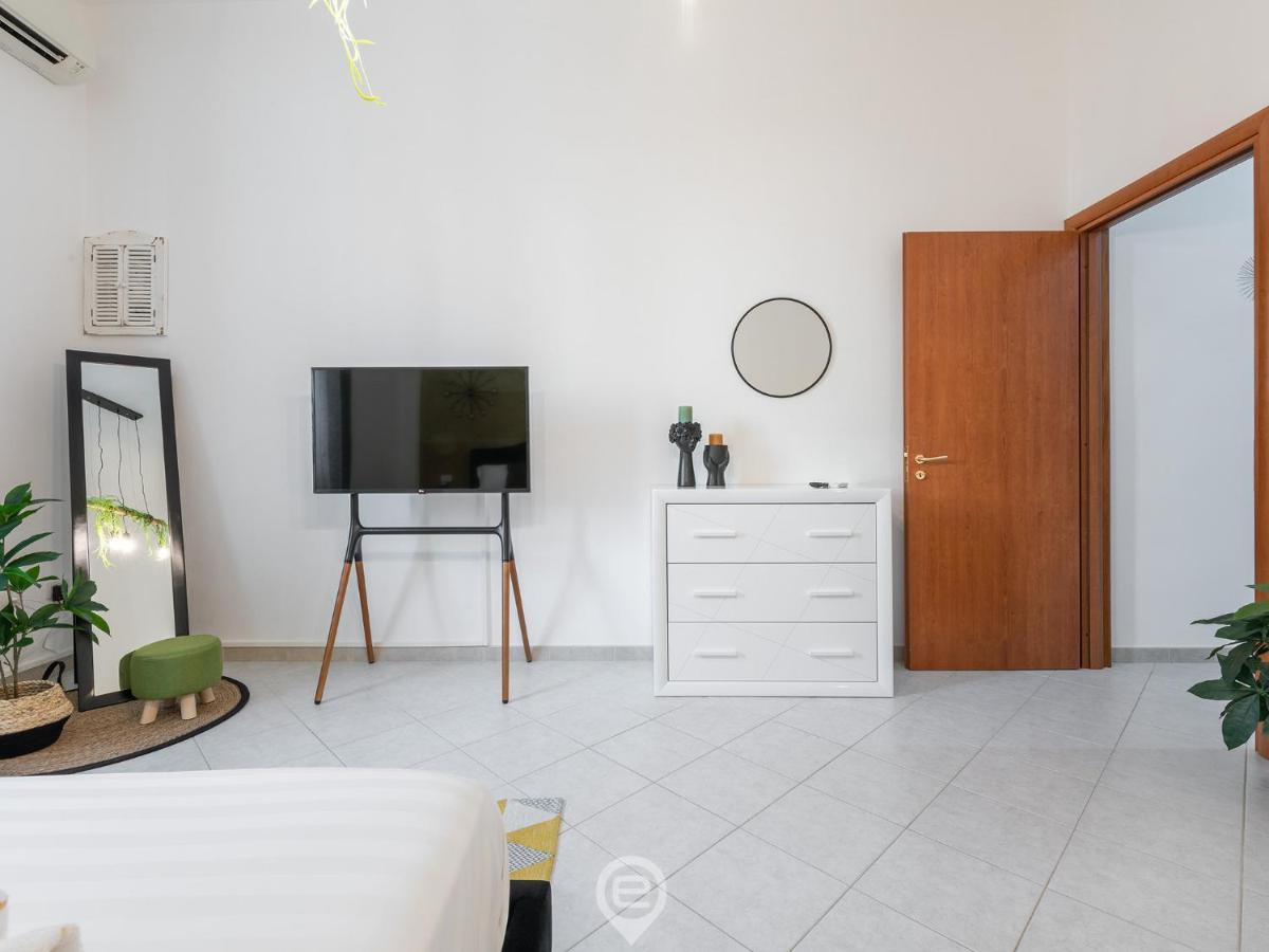 קליארי Trendy City Apartment מראה חיצוני תמונה